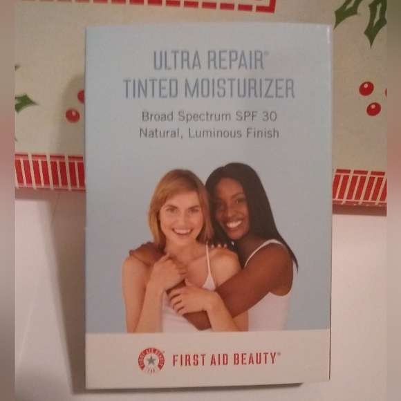 *LIPSTICK LINER LASHES 8-PC MAKEUP KIT & BAG, NIB - Picture 10 of 11